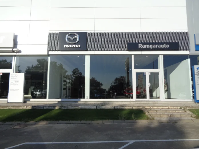 Vista-del-exterior-del-concesionario-taller-Ramgarauto