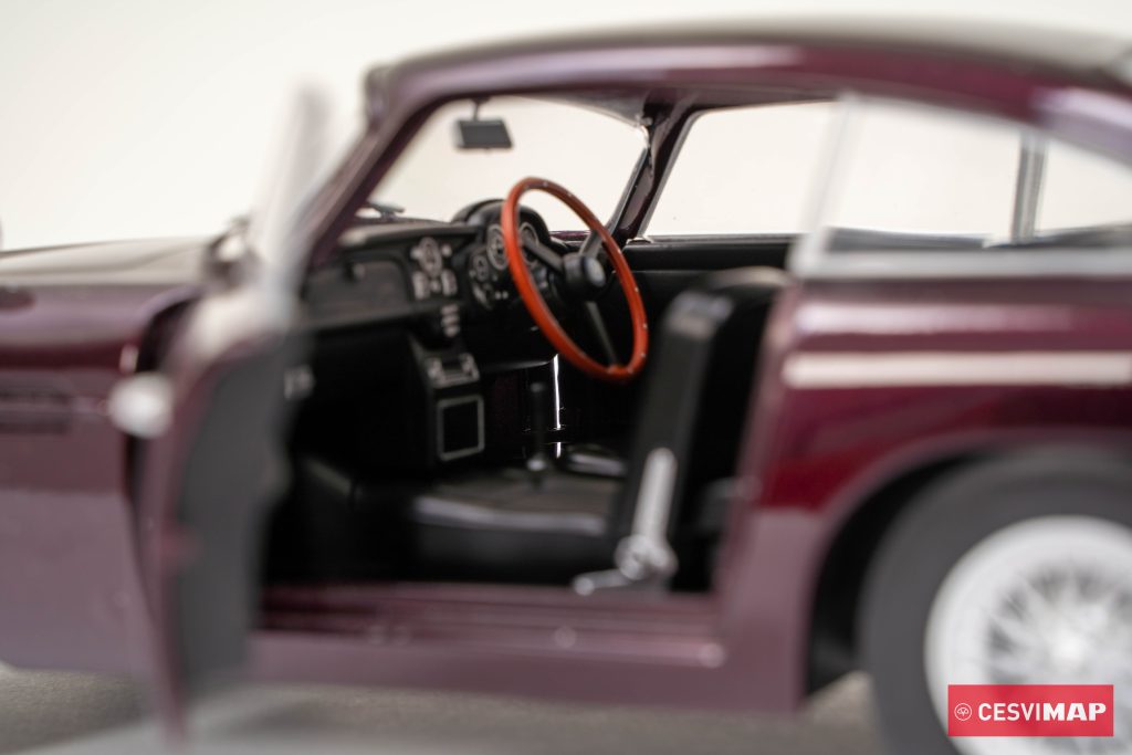 Aston Martin DB 5 escala 1:18